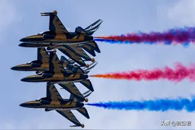 韩国空军办事自然浓浓韩国风，在航空摄影上连摆外国人两道图片