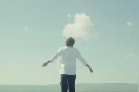 “分手1个月，前任订婚了”：无缝衔接的人，其实是蓄谋已久图片