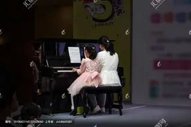 学钢琴的最佳年龄段是几岁呢？图片