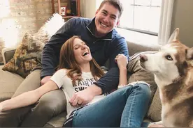 美国夫妇婚后日常曝光，网友看得紧张：发现老公小号是什么体验？图片