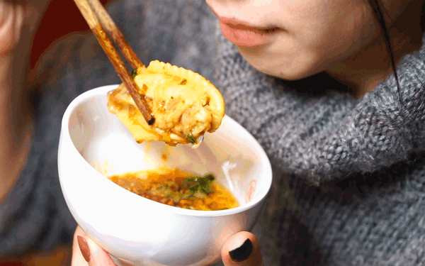 花胶煲鸡热气吗 2026年花胶煲鸡热气吗能吃吗