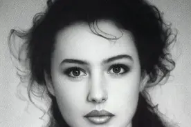 莫妮卡·贝鲁奇：风情万种的“地球球花”，16岁女儿成最美星二代图片