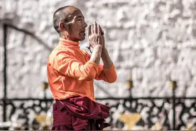 12年前，逆袭清华博士的寒门学子，不顾父母哀求出家，现在怎样图片