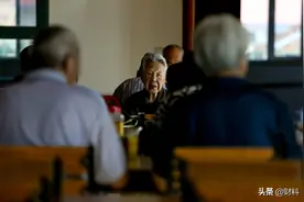 “高龄补贴”来了！2021年，年龄达到70岁以上，每月可多领一份钱图片