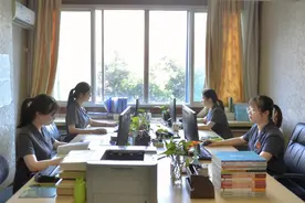 他们打过的字，能绕地球一圈！图片