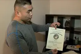 中国厨师在美国当警察，年薪45万起，参加过伊拉克战争，纪录片图片