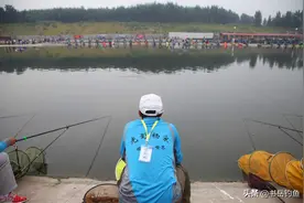 历届钓王如今都在做什么？除邓刚和化绍新外，多数不如普通钓鱼人图片