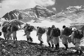 登山与国运相连——中国人登顶珠峰60年图片