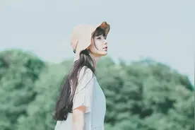 婆婆偏心弟媳，只因为她是独生女，以后娘家的钱和房子都会留给她图片