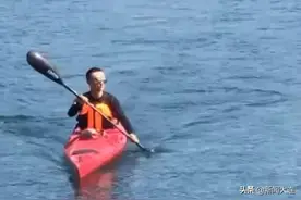 大连“大叔”独自划皮艇成功横渡渤海海峡图片