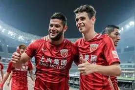 上港核心亲承愿被归化，若FIFA改规则，国足冲世界杯8强应该稳了图片