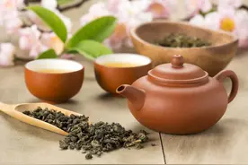 40%的公务员上班喜欢喝绿茶，还有20%的公务员喜欢喝奶茶图片