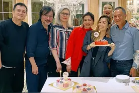 杜琪峰奢华豪宅设宴，为郑秀文庆49岁生日，古天乐到场许志安缺席图片