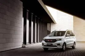 神车将下乡，新五菱宏光S性价比超高图片