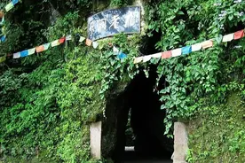 峨眉山九老洞，多人在此神秘失踪，“第一飞人”勇闯仙洞查明真相图片