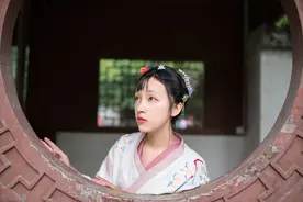 故事：她从乡野孤女，一跃成为皇后，大婚夜见到皇帝她却闹着自裁图片