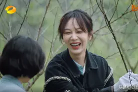 黄磊催婚后，孙红雷帮张艺兴问杨紫恋情，紫妹教科书式回答太可爱图片