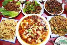 很多人从这家夫妻馆子认识徐州菜，芝麻鸡、沸腾鱼爆辣爆好吃图片