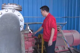 廖建华：消防器材革新能手图片