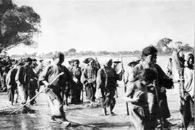 河南大灾，1200万人为了吃饱饭千里逃荒，留下来的人都怎么样？图片