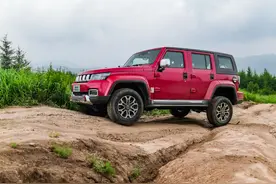 开北京越野BJ40白天挑战亚洲最大岩石山，晚上包一座山谷玩露营图片