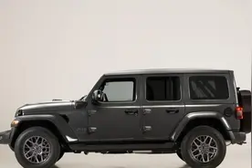 31.4万起，百公里油耗4.7L，Jeep牧马人4xe不香？图片