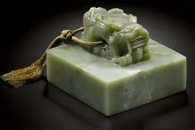 13岁男孩捡到国宝玉玺上交国家，获20元路费，45年后专家却找上门图片