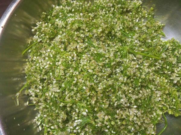 这才是韭菜花的正确腌制做法，味道鲜美好吃，方法超简单