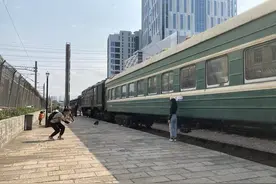 深圳还有绿皮火车坐吗？坐是不能坐，但是能“打卡”图片