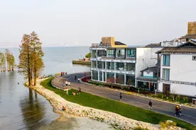 大理旅游可以去下龙龕码头，洱海边的宁静致远，让游客狂喜地转角图片