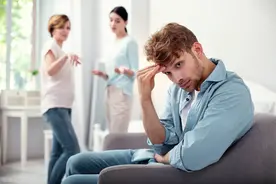 丈母娘得重病，你能卖房救她吗？3个男人讲了真话图片