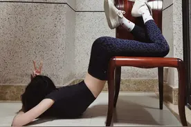 杨幂成功挑战漫画腰，精准锻炼腹肌的拉伸和呼吸法图片