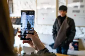 当直播成为行业标配图片