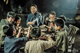 苏区农民杨荣显，8个儿子牺牲6个，邓小平承诺：找回剩下2个图片