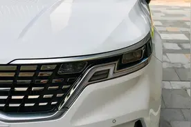 开完别克GL8，再试驾起亚嘉华，终于发现别克和起亚的差距有多大图片