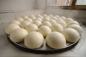 冷天发面，不能只加酵母粉！牢记5点，半小时发满盆，暄软又筋道图片