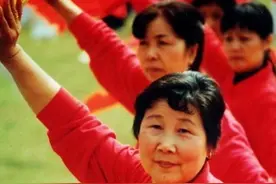 33年的工龄，退休金涨了不到110元，您的退休金涨了多少图片