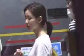 尹正陈都灵恋情疑曝光，两人被拍现身同一酒店，还亲自送女方回家图片