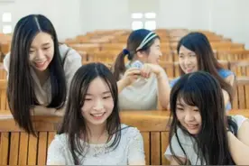 大学四年不加入社团和学生会，学生未来会怎样？辅导员说出真相图片