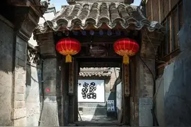 老话“门要常打开，户要常关闭”，“门”和“户”指的是啥？图片