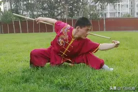 娄底一体育老师上课秀武功，结果尴尬了，老师绝不能轻视学生图片