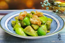 丝瓜为什么被称为“美人水”？看完明白了，夏季女士要常吃丝瓜图片