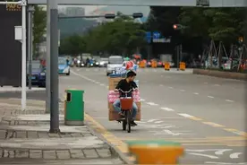 “陪酒”、代上坟：跑腿小哥的微信里，藏着十万种难以启齿的秘密图片