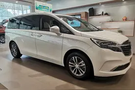 更时尚的GL8-陆尊图片