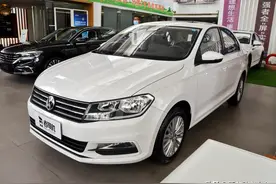 低油耗低价格，合资入门三厢，稳定耐用大空间，带你看大众桑塔纳图片