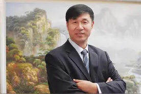 山东首富发家史，白手起家方式不一，他最悲情2年破产，2人特殊图片