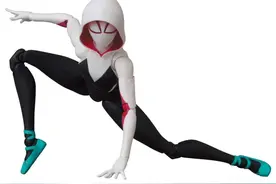 Medicom推出女蜘蛛侠格温高可动手办图片