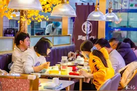 快来胖哥俩，解锁C位肉蟹煲的新吃法，简直掀翻你的味蕾图片