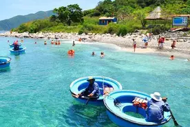 越尼两国街头同样贴着中国标语，游客看完内容：我们只想去尼泊尔图片