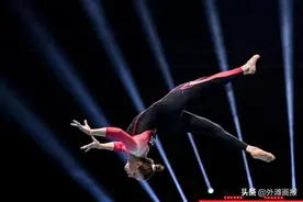 拒绝比基尼，我穿长裤参加体操比赛图片